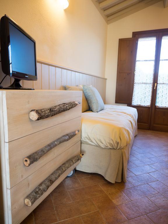 Resort Casale Le Torri Ponsacco Δωμάτιο φωτογραφία
