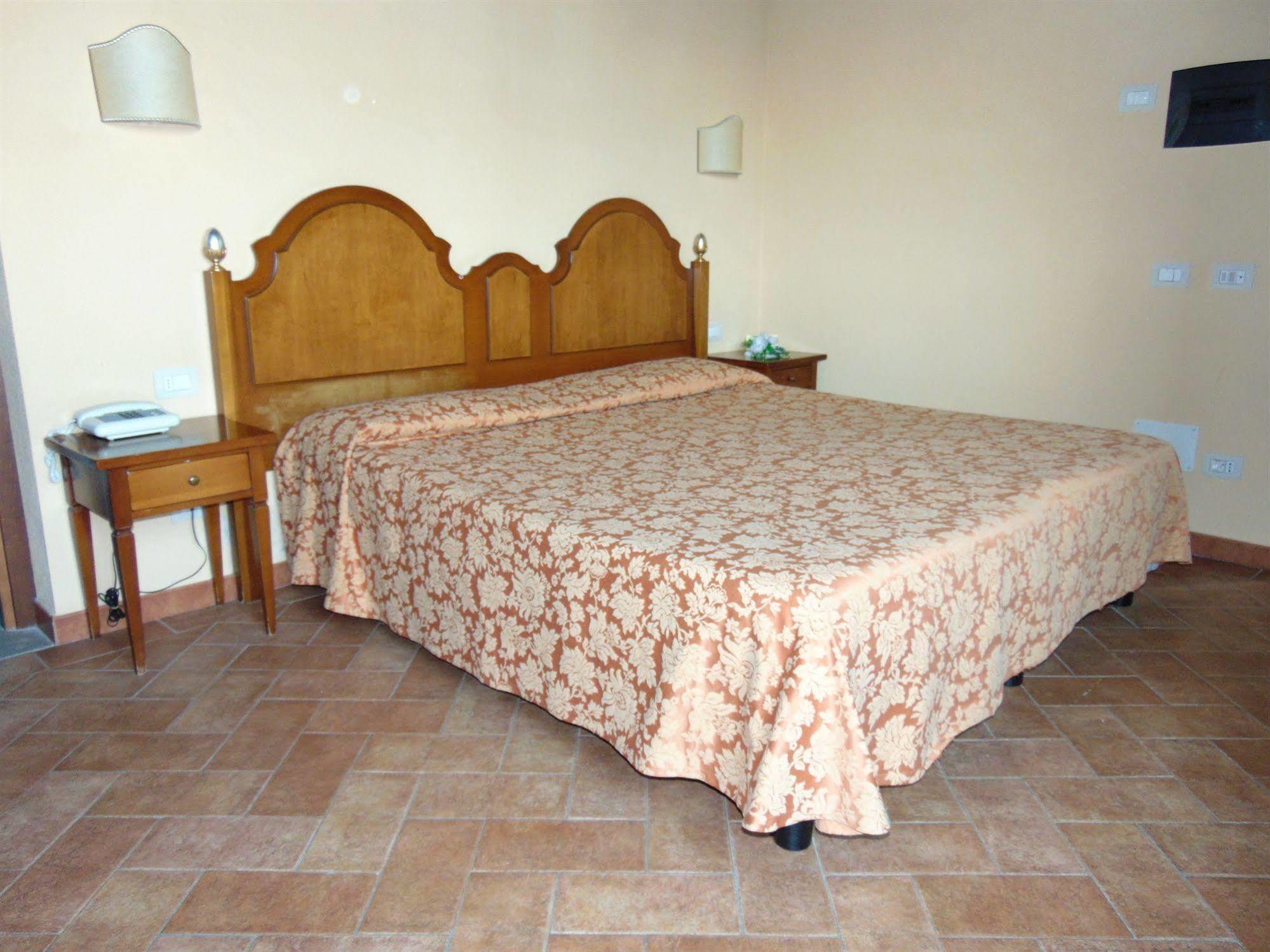 Resort Casale Le Torri Ponsacco Εξωτερικό φωτογραφία